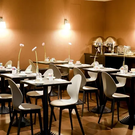 New Hotel Charlemagne-2